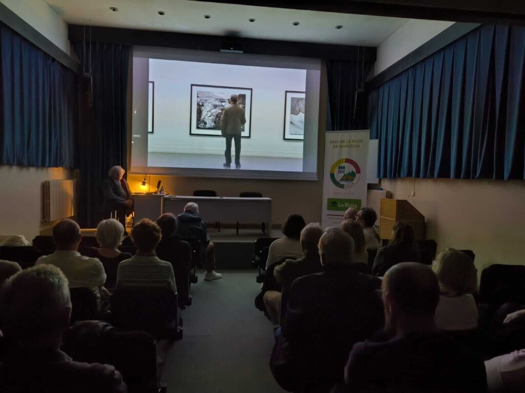 Conferencia de un paseo por el paraiso